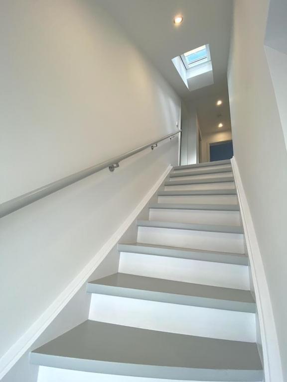 'achterdeck' Moderne & Hochwertige Hausscheibe In Sackgassenlage! *