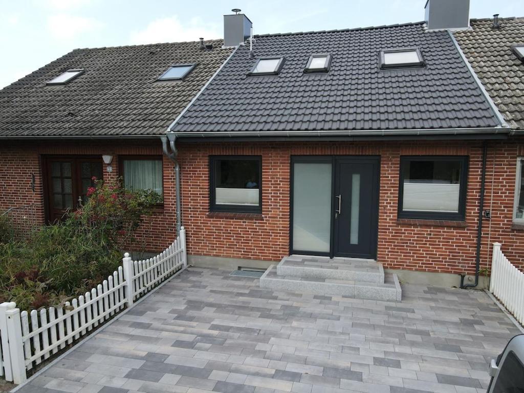 'achterdeck' Moderne & Hochwertige Hausscheibe In Sackgassenlage! * Westerholz