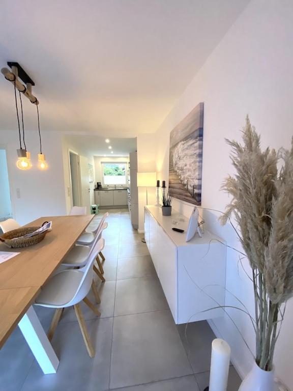 'achterdeck' Moderne & Hochwertige Hausscheibe In Sackgassenlage! *