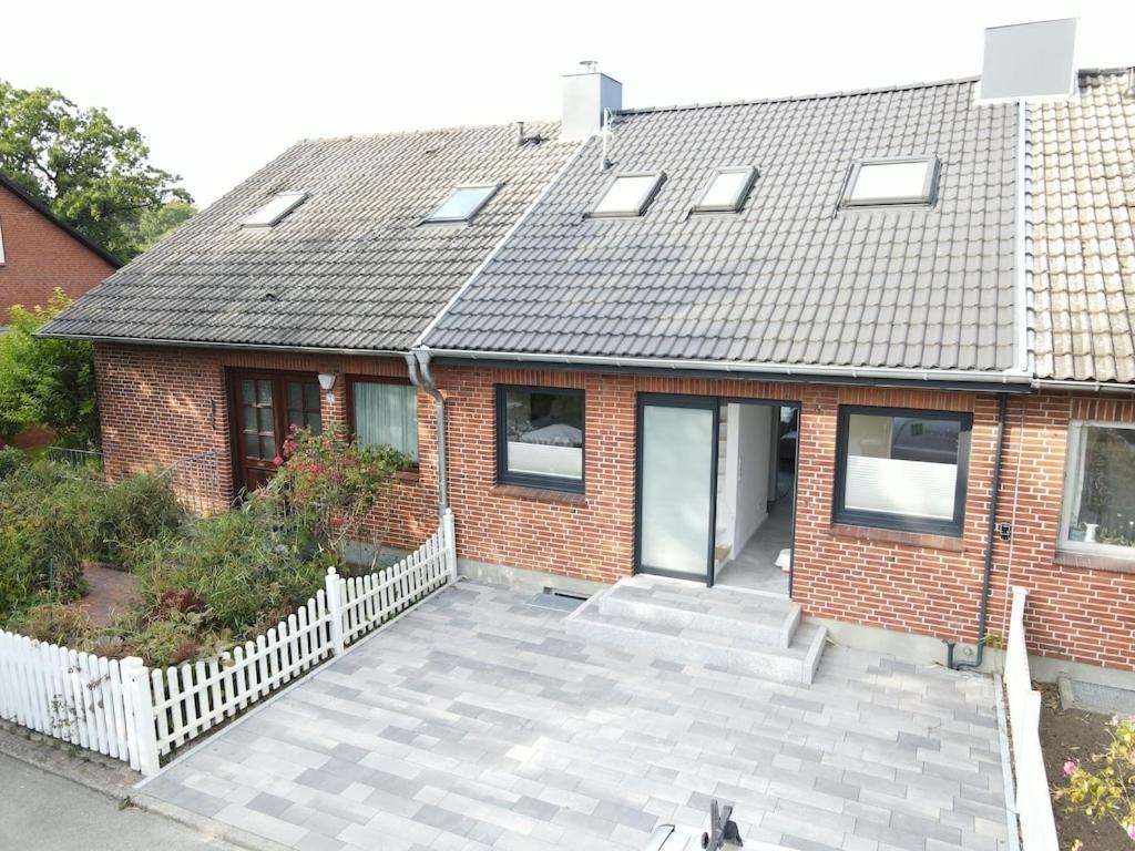 'achterdeck' Moderne & Hochwertige Hausscheibe In Sackgassenlage! Westerholz